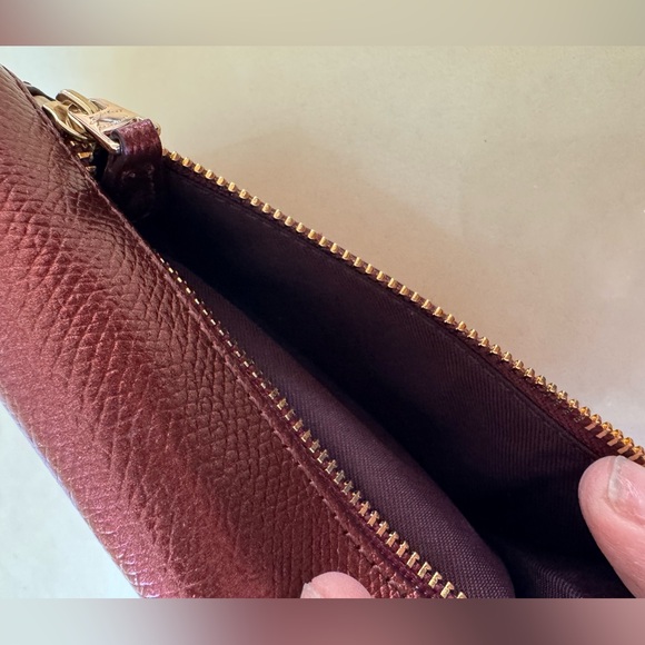 EUC COACH PEBBLED LEATHER BUTTON CLOSURE BIFOLD WRISTLET WALLET - Picture 11 of 11